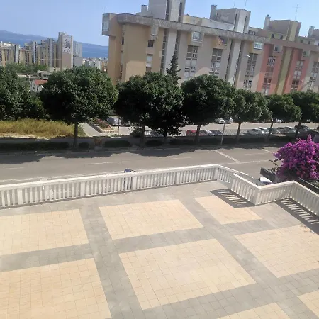 Ac With 2 Bedrooms And 2 Bathrooms-free Private Parking Апартаменты Сплит