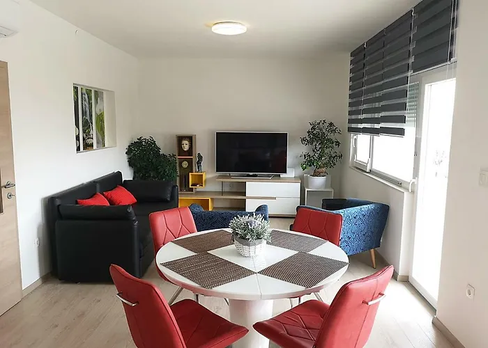 דירה Ac With 2 Bedrooms And 2 Bathrooms-free Private Parking *